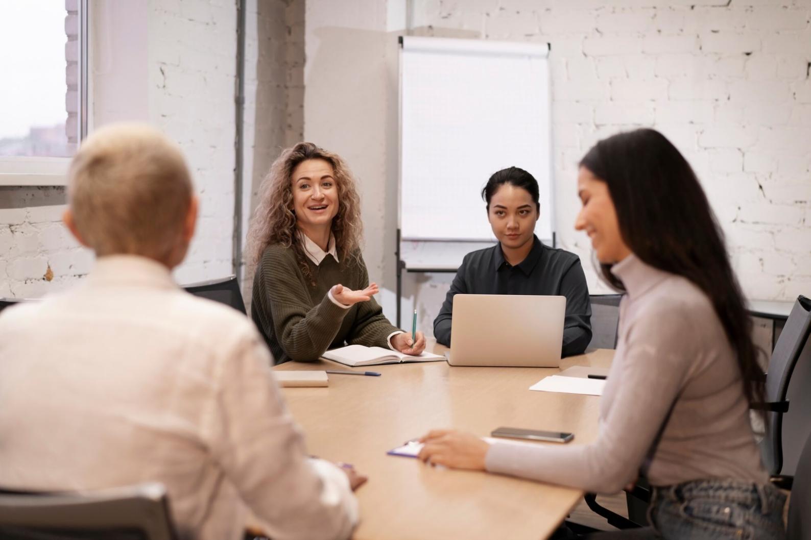 Environnement de travail moderne pour l'apprentissage financier